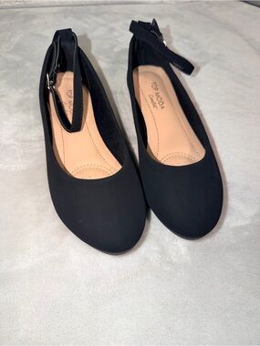 Top Moda Flats with Ankle Strap